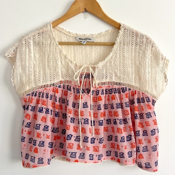 Urban Outfitters Kimchi Blue Gia Babydoll Blouse with Seashell Pattern NWOT - Picture 6 of 16